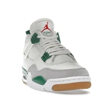 Air Jordan 4 Retro SB “Pine Green” Sneakers