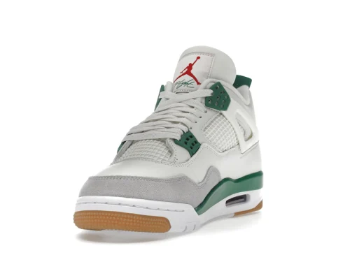 Air Jordan 4 Retro SB "Pine Green" Sneakers