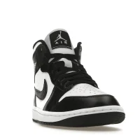 Jordan 1 Mid Panda