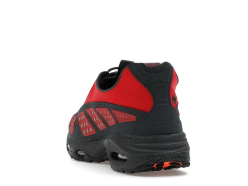Nike Air Max Sunder Gore-Tex Hyper Crimson